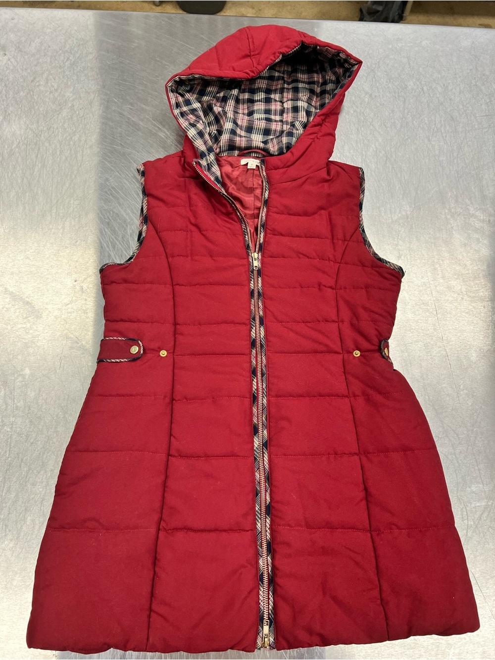 tea n rose Quilted Hooded Vest in Red with Plaid Lining Women’s M